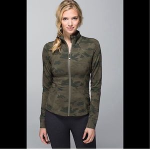 *RARE* Lululemon Forme Jacket *Cuffins
Savasana Camo 20cm Fatigue Green